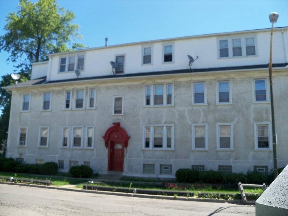 431 N Menard Ave in Chicago, IL - Building Photo