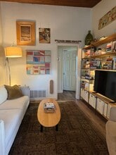 2075 Thomas Ave, Unit 2075 Thomas Avenue in San Diego, CA - Foto de edificio - Building Photo