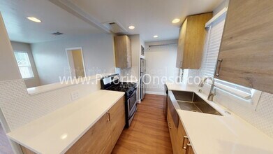 4766 Bermuda Ave in San Diego, CA - Building Photo - Building Photo