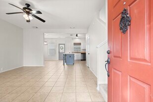 9735 Coyote Creek Dr in Houston, TX - Building Photo