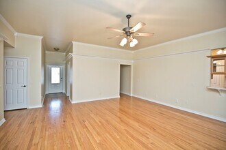 402 NE Shasta Ct in Bentonville, AR - Building Photo - Building Photo