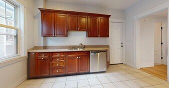 34 Saranac St in Boston, MA - Building Photo