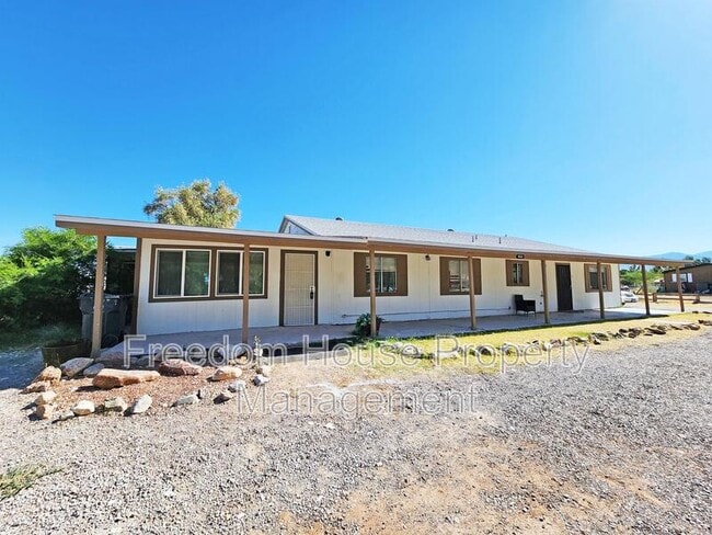 property at 1420 W Horn Rd