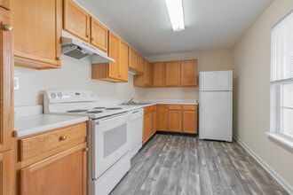 Lyndon Crossings Apartments in Lyndon, KY - Building Photo - Interior Photo