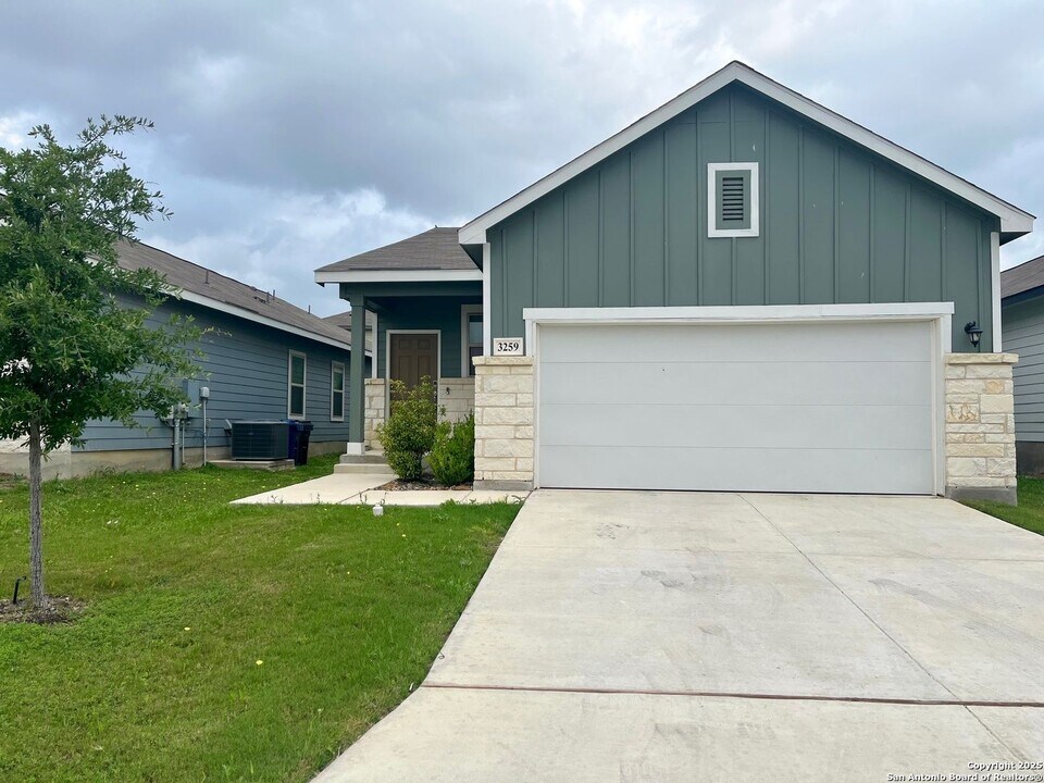 3259 Rancho Grande in San Antonio, TX - Building Photo