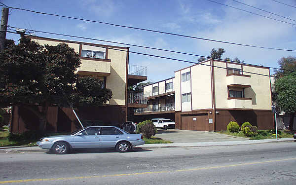 585 Huntington Ave in San Bruno, CA - Building Photo - Building Photo