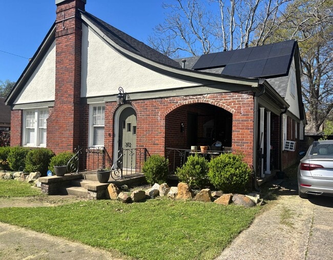 property at 312 S Valentine St