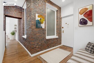 300 W 17th St in New York, NY - Building Photo - Building Photo