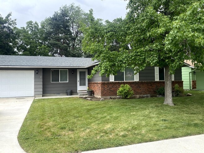 property at 3298 N Clayton Pl