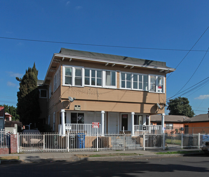 119 E 31st St in Los Angeles, CA - Foto de edificio