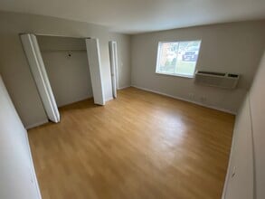 620 E Liberty St, Unit 204 in Wauconda, IL - Building Photo - Building Photo