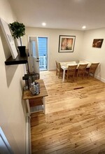 33 Gilman St, Unit 2 in Somerville, MA - Foto de edificio - Building Photo