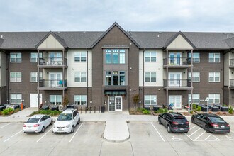 Pointe on 88th in West Des Moines, IA - Foto de edificio - Building Photo