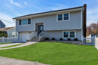 415 15th Ave in Belmar, NJ - Foto de edificio - Building Photo