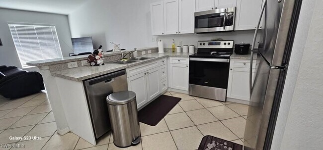 3824 SE 11th Ave in Cape Coral, FL - Building Photo - Building Photo