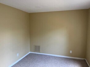 1293 N Main St in Hendersonville, NC - Building Photo - Building Photo