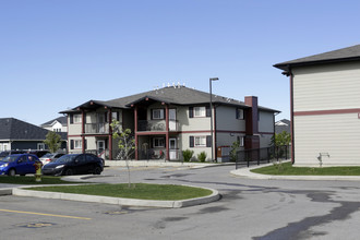 Mundy Park Apartments in High River, AB - Building Photo - Building Photo