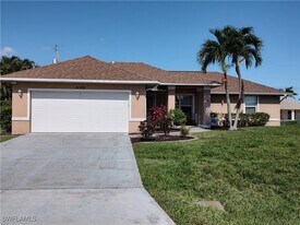 5126 SW 19th Pl in Cape Coral, FL - Building Photo