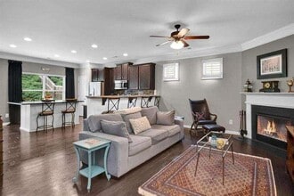 307 Lakeside Ln in Woodstock, GA - Building Photo - Building Photo