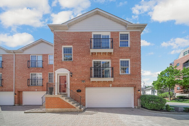 property at 101 S Evergreen Ave