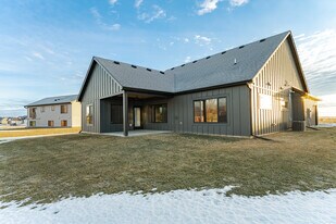 353 Spring Day Ct NE in Eyota, MN - Building Photo