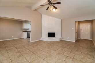 1837 Heidelberg Dr in Fort Worth, TX - Foto de edificio - Building Photo