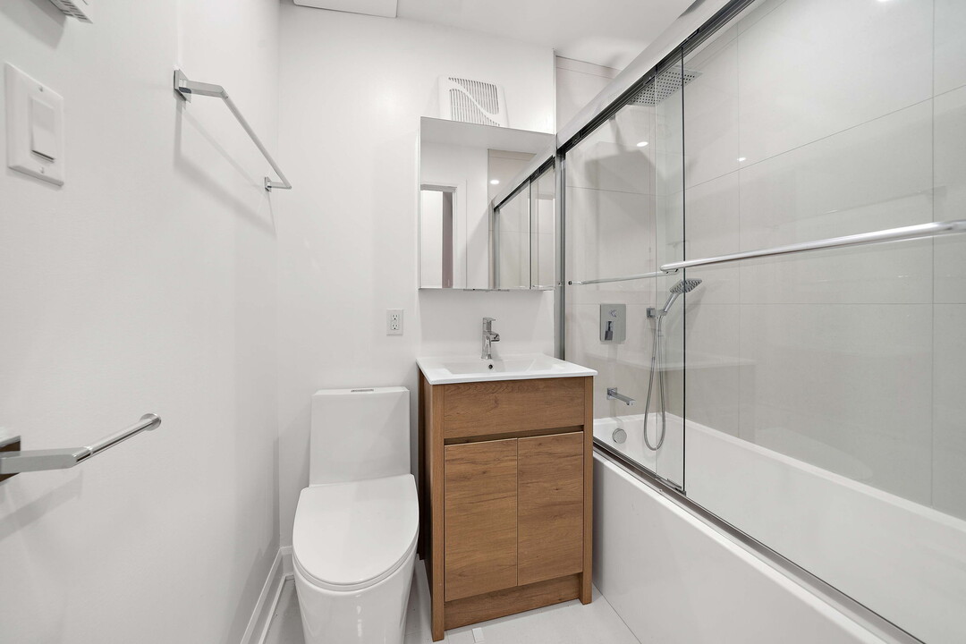 4775 Borden Av in Montréal, QC - Building Photo