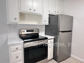 1810 Broadway St in Oceanside, CA - Building Photo - Building Photo