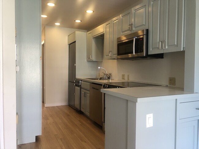 265 Beacon St, Unit 3A in Boston, MA - Building Photo - Building Photo