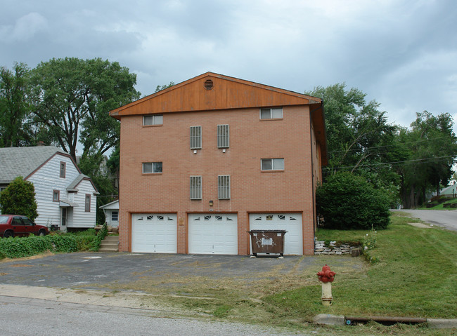 4702 Wakeley St in Omaha, NE - Foto de edificio - Building Photo