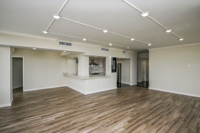 property at 15 Greenway Plz