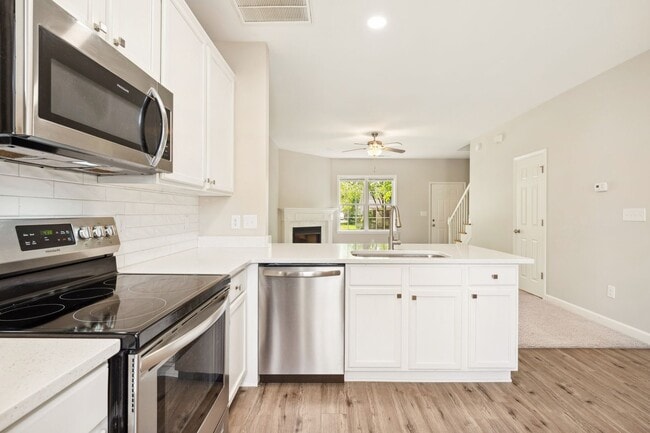 319 Commons Dr in Holly Springs, NC - Building Photo - Building Photo