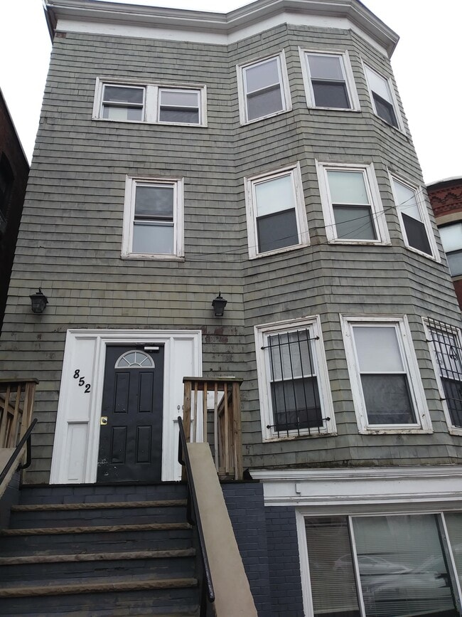 852 Huntington Ave, Unit 2