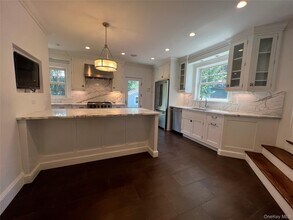 36 Midland St in Cold Spring Harbor, NY - Building Photo - Building Photo