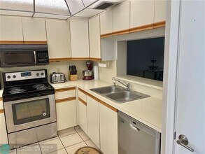 3301 Aruba Way in Coconut Creek, FL - Building Photo - Building Photo
