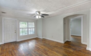 730 E Anderson St in Savannah, GA - Building Photo - Building Photo
