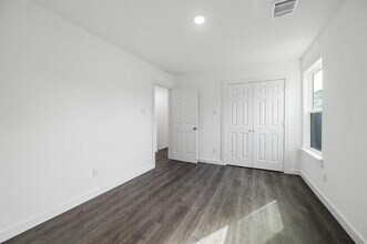 9531 Everglade Dr in Houston, TX - Foto de edificio - Building Photo