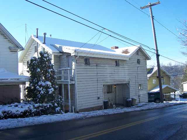 444 Dorsey Ave in Morgantown, WV - Building Photo