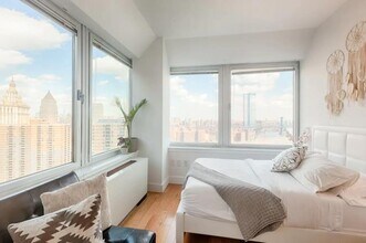 200 Water St in New York, NY - Building Photo - Building Photo