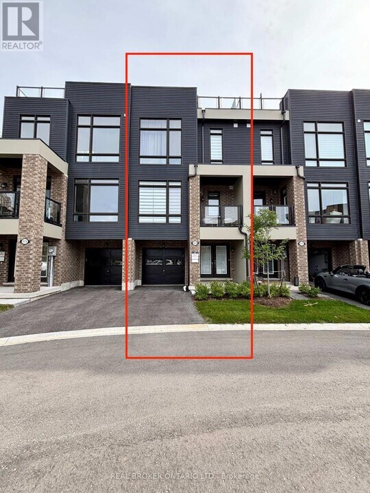 113 Marina Village Dr in Georgian Bay, ON - Building Photo