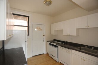 826 W Waveland Ave in Chicago, IL - Building Photo - Building Photo
