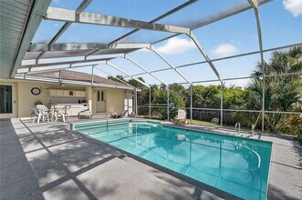 2824 Summervale Dr in Holiday, FL - Building Photo - Building Photo