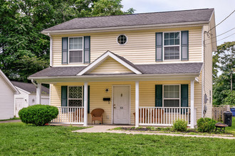 East Newark Homes in Newark, OH - Building Photo - Building Photo