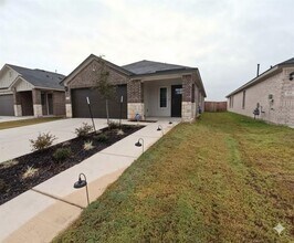 424 NEW ALBANY Ln in San Marcos, TX - Building Photo - Building Photo