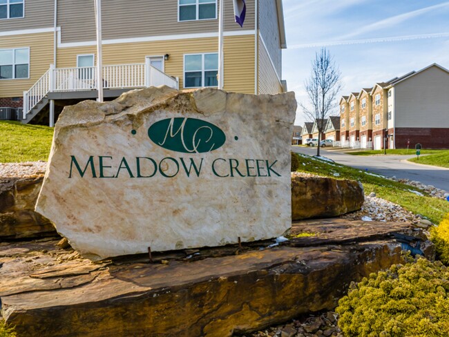 Meadow Creek Apartments in Bridgeport, WV - Foto de edificio - Building Photo