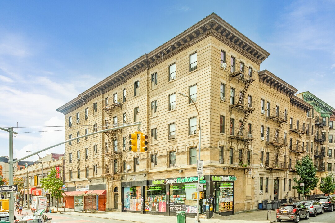 616 Nostrand Ave in Brooklyn, NY - Building Photo