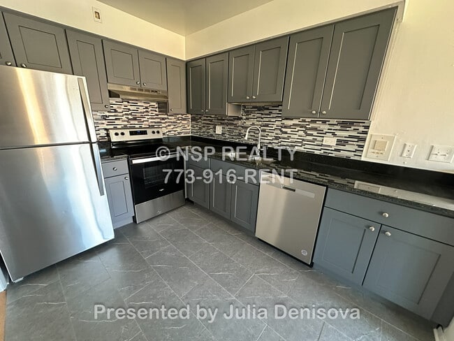 1653 Oakwood Ave, Unit 2B in Des Plaines, IL - Building Photo - Building Photo