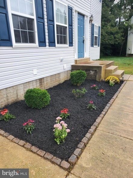 20945 Brookstone Ct in Lexington Park, MD - Building Photo - Building Photo