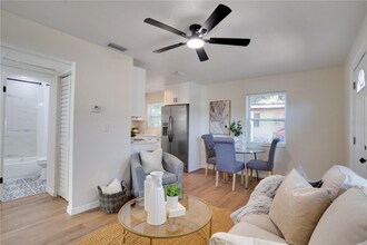 4818 68th St N in St. Petersburg, FL - Building Photo - Building Photo