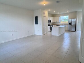 1182 Palm Dr in Homestead, FL - Building Photo - Building Photo